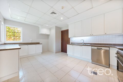 Villa te huur in Arabian Ranches, Dubai, VAE 5 slaapkamers, 405.15 vr.m., nr 733998 - foto 20