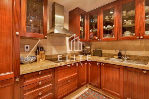 Apartment in Downtown Dubai (Downtown Burj Dubai), UAE 2 bedrooms, 131 sq.m. № 757734 - photo 19