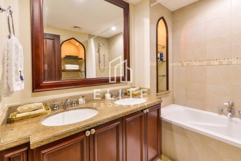 Apartment in Downtown Dubai (Downtown Burj Dubai), UAE 2 bedrooms, 131 sq.m. № 757734 - photo 23