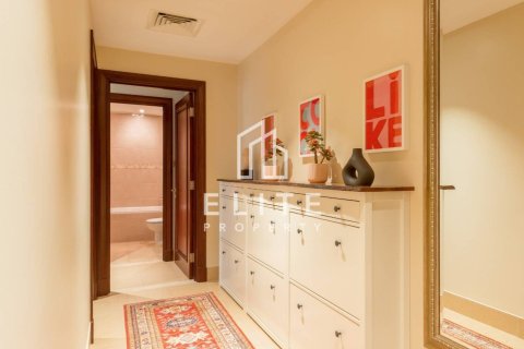 Apartment in Downtown Dubai (Downtown Burj Dubai), UAE 2 bedrooms, 131 sq.m. № 757734 - photo 15