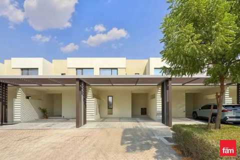 Villa in Dubai, UAE 3 bedrooms, 137.7 sq.m. № 713059 - photo 1