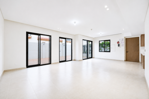 Townhouse sa Khalifa City, Abu Dhabi, UAE 3 silid-tulugan, 245.03 sq.m. № 749733 - larawan 2
