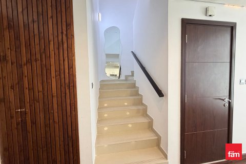 Shtëpi në qytet në Dubai, Emiratet e Bashkuara Arabe 3 dhoma gjumi, 112.2 m2. № 718976 - Foto 16