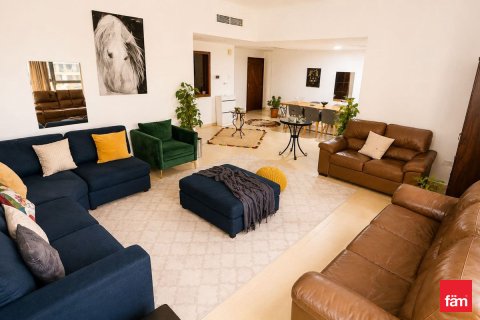 Apartamento para arrendamento em Dubai, EAU 3 quartos, 177.4 m2 № 718991 - foto 2