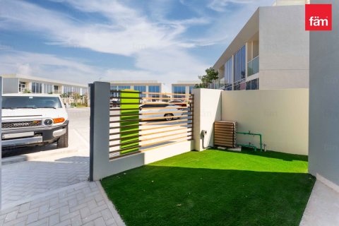 Shtëpi në qytet në Dubai, Emiratet e Bashkuara Arabe 3 dhoma gjumi, 140.8 m2. № 718977 - Foto 18