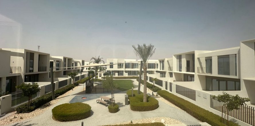 Řadový dům v Dubai, SAE 4 ložnice, 257.5 m² Č.: 629429