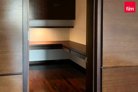 Huoneisto Downtown Dubai (Downtown Burj Dubai), Arabiemiraatit 2 makuuhuonetta, 152.3 m2 № 669984 - kuva 10