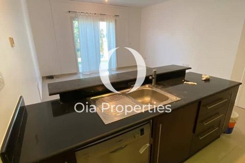 Снять в аренду таунхаус в Al Reef, Абу-Даби, ОАЭ 2 спальни, 111м2, № 644511 - фото 6