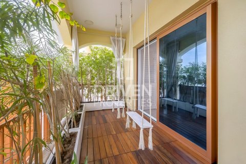 Rijtjeshuis te koop in Palm Jumeirah, Dubai, VAE 2 slaapkamers, 376 vr.m., nr 654787 - foto 29