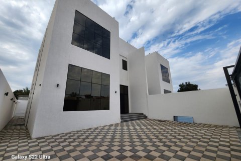 Khuzam、Ras Al Khaimah、UAE にあるヴィラの賃貸物件 4ベッドルーム、350 m2、No656050 - 写真 1