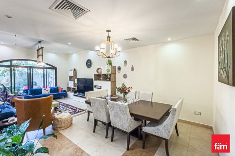 Villetta a schiera in affitto a Dubai, EAU 4 camere da letto, 351.7 mq. № 629497 - foto 7