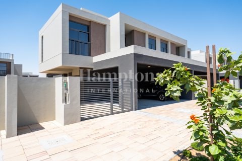 Huvila Dubai South (Dubai World Central), Arabiemiraatit 4 makuuhuonetta, 306.29840391 m2 № 651684 - kuva 16