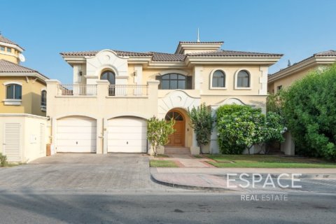 Villa till försäljning i Palm Jumeirah, Dubai, UAE 5 sovrum, 496 kvm Nr. 649880 - fotografi 1