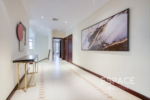 Villa till försäljning i Palm Jumeirah, Dubai, UAE 5 sovrum, 496 kvm Nr. 649880 - fotografi 7