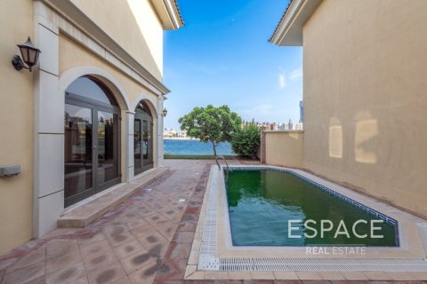 Villa till försäljning i Palm Jumeirah, Dubai, UAE 5 sovrum, 496 kvm Nr. 649880 - fotografi 19