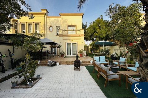 Villa in The Springs, Dubai, UAE 3 bedrooms, 210 sq.m. № 667880 - photo 1