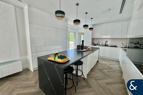 Müüa villa asukohaga Motor City, Dubai, AÜE: 4 magamistoaga, 399 m² Nr 667885 - pilt 5