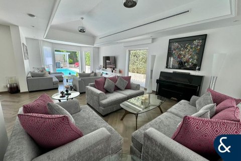 Müüa villa asukohaga Motor City, Dubai, AÜE: 4 magamistoaga, 399 m² Nr 667885 - pilt 3