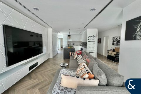 Müüa villa asukohaga Motor City, Dubai, AÜE: 4 magamistoaga, 399 m² Nr 667885 - pilt 4