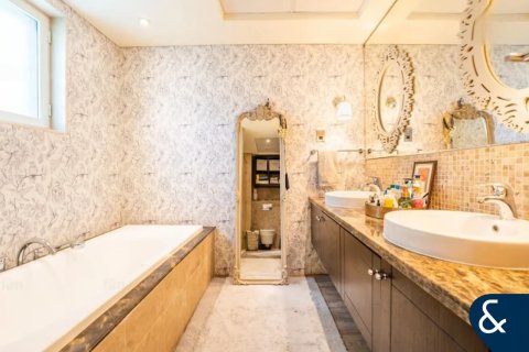 וילה להשכרה ב Jumeirah Park, Dubai, איחוד האמירויות 3 חדרי שינה, 680 מ"ר, מספר 668121 - תמונה 9