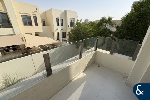 Зняти в оренду віллу в Рим, Дубай, ОАЕ 3 спальні, 213м2, № 668141 - фото 9