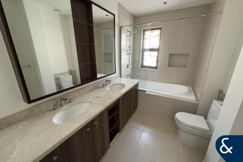 Зняти в оренду віллу в Рим, Дубай, ОАЕ 3 спальні, 213м2, № 668141 - фото 8