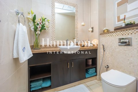 Apartment sa Palm Jumeirah, Dubai, UAE 2 silid-tulugan, 206.22979552 sq.m. № 739945 - larawan 12
