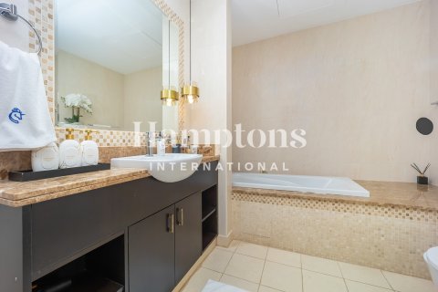 Apartment sa Palm Jumeirah, Dubai, UAE 2 silid-tulugan, 206.22979552 sq.m. № 739945 - larawan 10