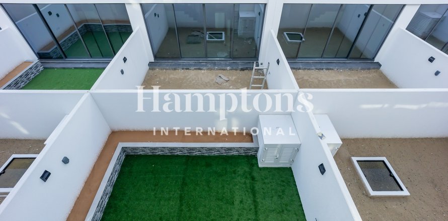 Townhouse in Damac Lagoons, Dubai, UAE 5 bedrooms, 144 sq.m. № 671697