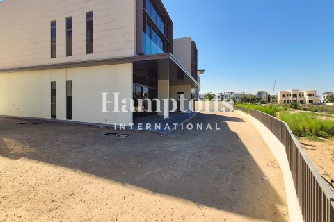 Villa in Dubai Hills Estate, Dubai, UAE 6 bedrooms, 1331.83975643 sq.m. № 671698 - photo 6