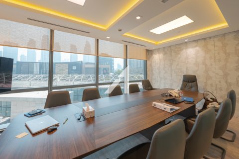 Zyrë në Dubai, Emiratet e Bashkuara Arabe 591.2 m2. № 662086 - Foto 2