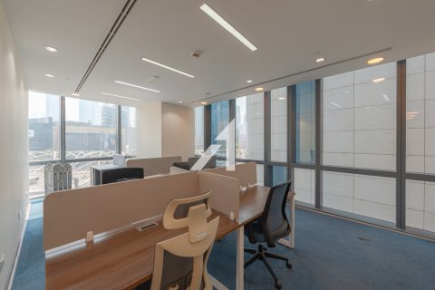 Zyrë në Dubai, Emiratet e Bashkuara Arabe 591.2 m2. № 662086 - Foto 3