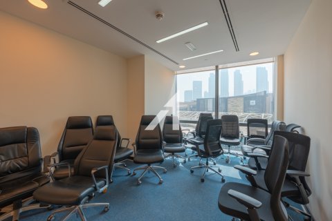 Zyrë në Dubai, Emiratet e Bashkuara Arabe 591.2 m2. № 662086 - Foto 17