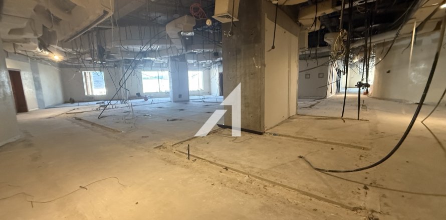 Ured u gradu Dubai, UAE 984 m2 Br. 662082