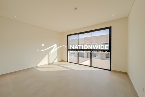Μεζονέτα σε Abu Dhabi, ΗΑΕ 3 υπνοδωμάτια, 292 τ.μ. Αρ. 686452 - φωτογραφία 3