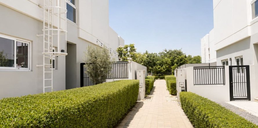 Kuća u nizu u gradu Dubai, UAE 4 spavaće sobe, 234.2 m2 Br. 719431