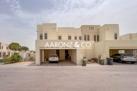 Kuća u nizu u Reem, Dubai, UAE 4 spavaćih soba, 343 m2 Br. 641087 - fotografija 3