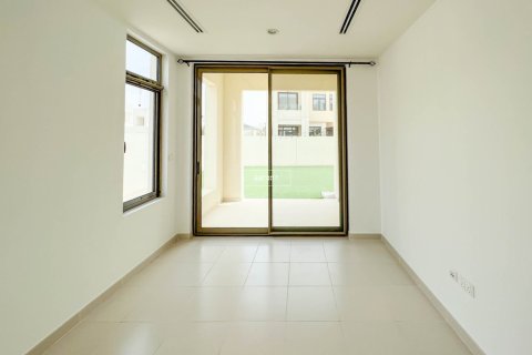 Casa urbana para arrendamento em Reem, Dubai, EAU 4 quartos, 343.2 m2 № 641087 - foto 10