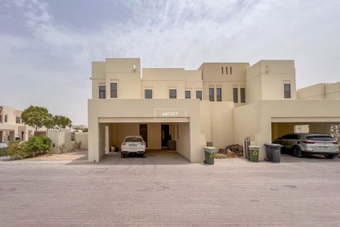 Casa urbana para arrendamento em Reem, Dubai, EAU 4 quartos, 343.2 m2 № 641087 - foto 3