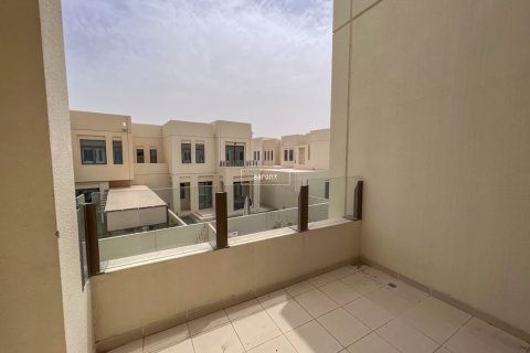 Casa urbana para arrendamento em Reem, Dubai, EAU 4 quartos, 343.2 m2 № 641087 - foto 19