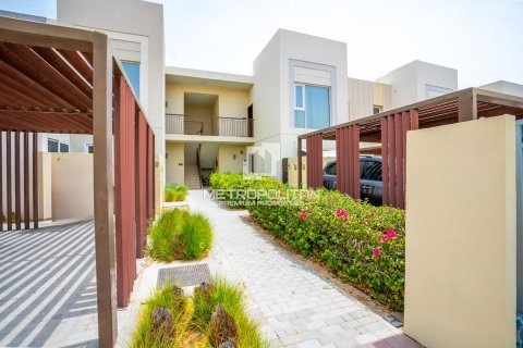 Снять в аренду квартиру в Dubai South (Dubai World Central), Дубай, ОАЭ 3 спальни, 217м2, № 664990 - фото 1