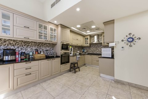 Řadový dům v Mudon, Dubai, SAE 4 ložnice, 922.06 m² Č.: 748612 - fotografie 8
