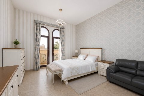 Řadový dům v Mudon, Dubai, SAE 4 ložnice, 922.06 m² Č.: 748612 - fotografie 15