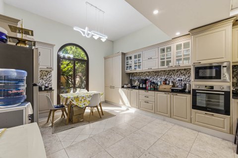 Řadový dům v Mudon, Dubai, SAE 4 ložnice, 922.06 m² Č.: 748612 - fotografie 7