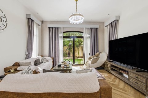 Řadový dům v Mudon, Dubai, SAE 4 ložnice, 922.06 m² Č.: 748612 - fotografie 9