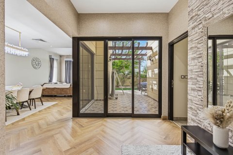 Řadový dům v Mudon, Dubai, SAE 4 ložnice, 922.06 m² Č.: 748612 - fotografie 5