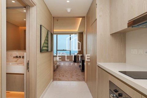 Apartment in Palm Jumeirah, Dubai, UAE 1 room, 49 sq.m. № 736552 - photo 2