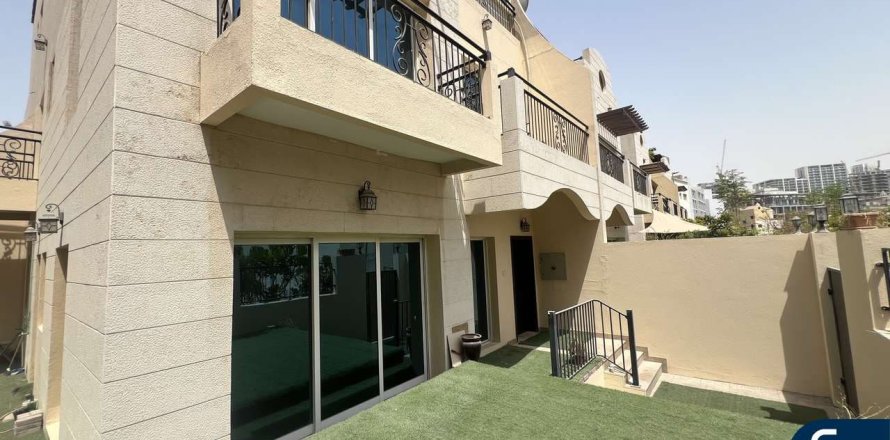 Huvila Jumeirah Village Circle, Dubai, Arabiemiraatit 3 makuuhuonetta, 336 m2 № 667947