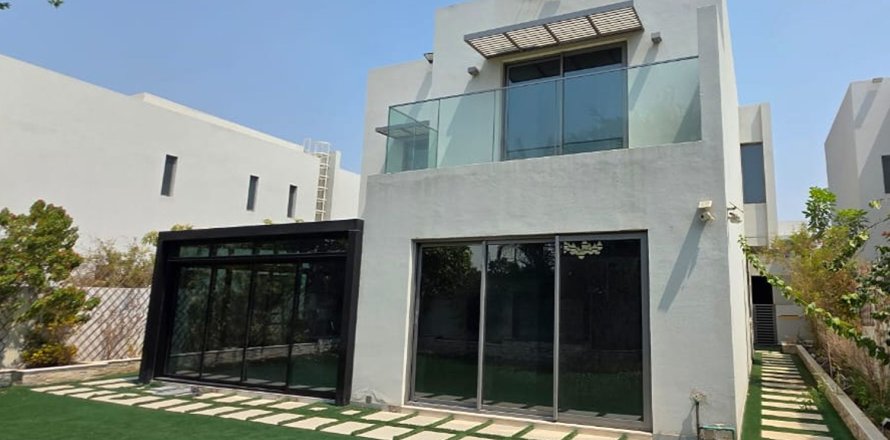 Βίλα σε Muwaileh Commercial, Sharjah, ΗΑΕ 4 υπνοδωμάτια, 380.9 τ.μ. Αρ. 762757