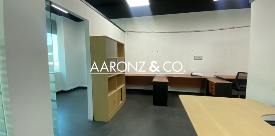 دفتر در Business Bay، Dubai ، امارات متحده عربی 112.1 متر مربع.  شماره 670576